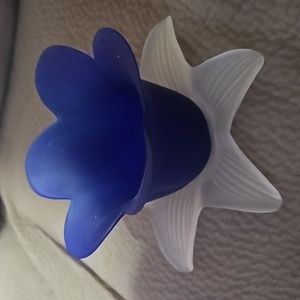 Flower shaped candle holder